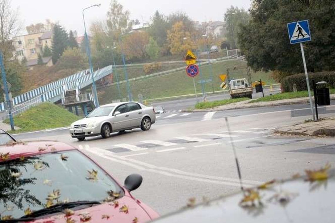 Skrzyżowanie Puławskiej i Popiełuszki: Z lustrem będzie tu bezpieczniej?