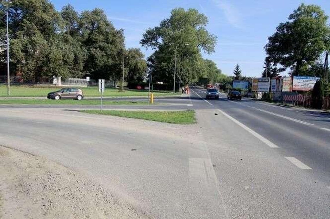 Skrzyżowanie w Konopnicy: Coraz mniej czasu na sygnalizację. A zezwolenia nie ma Skrzyżowanie w Konopnicy: Coraz mniej czasu na sygnalizację. A zezwolenia nie ma