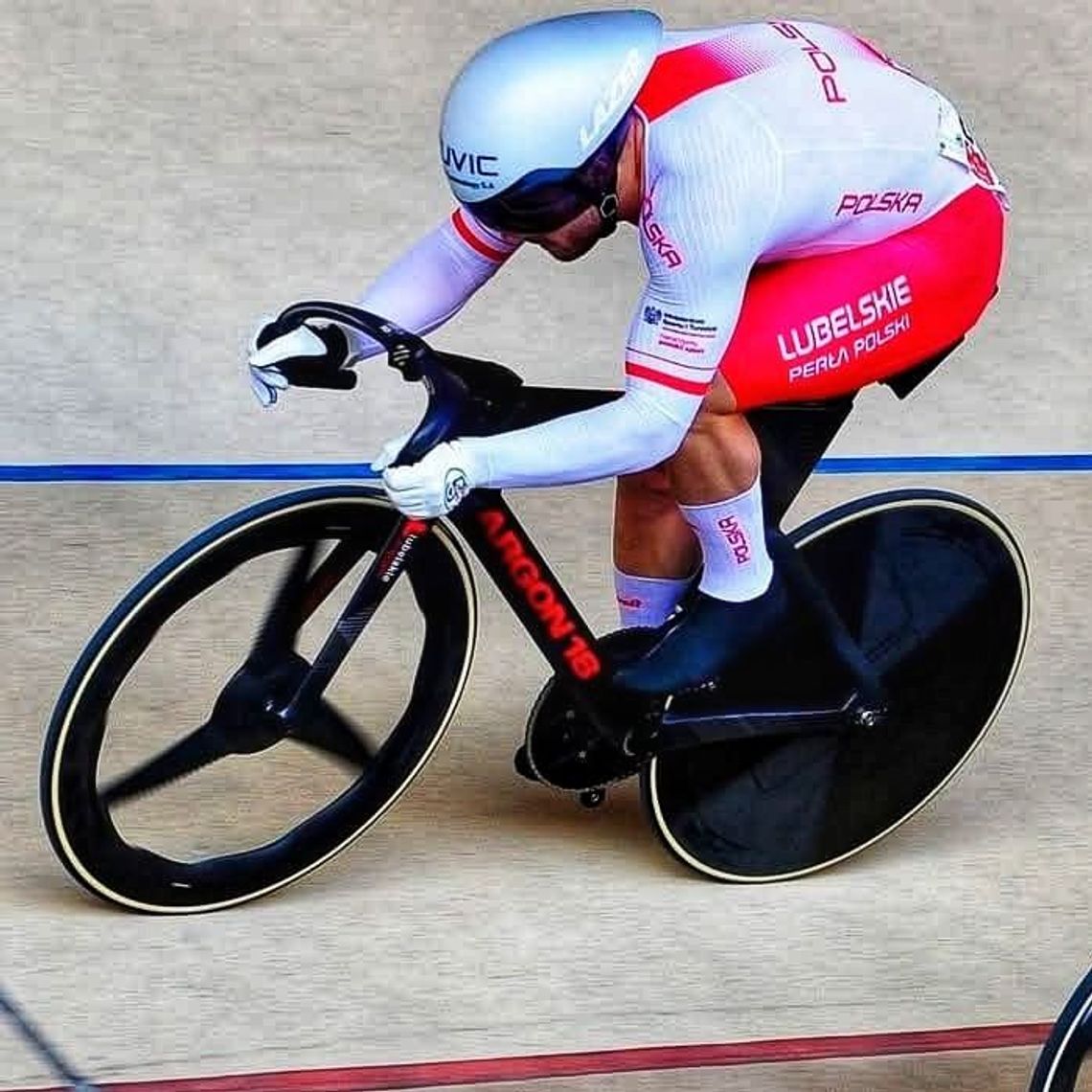 Słaby start Mateusza Rudyka w keirinie