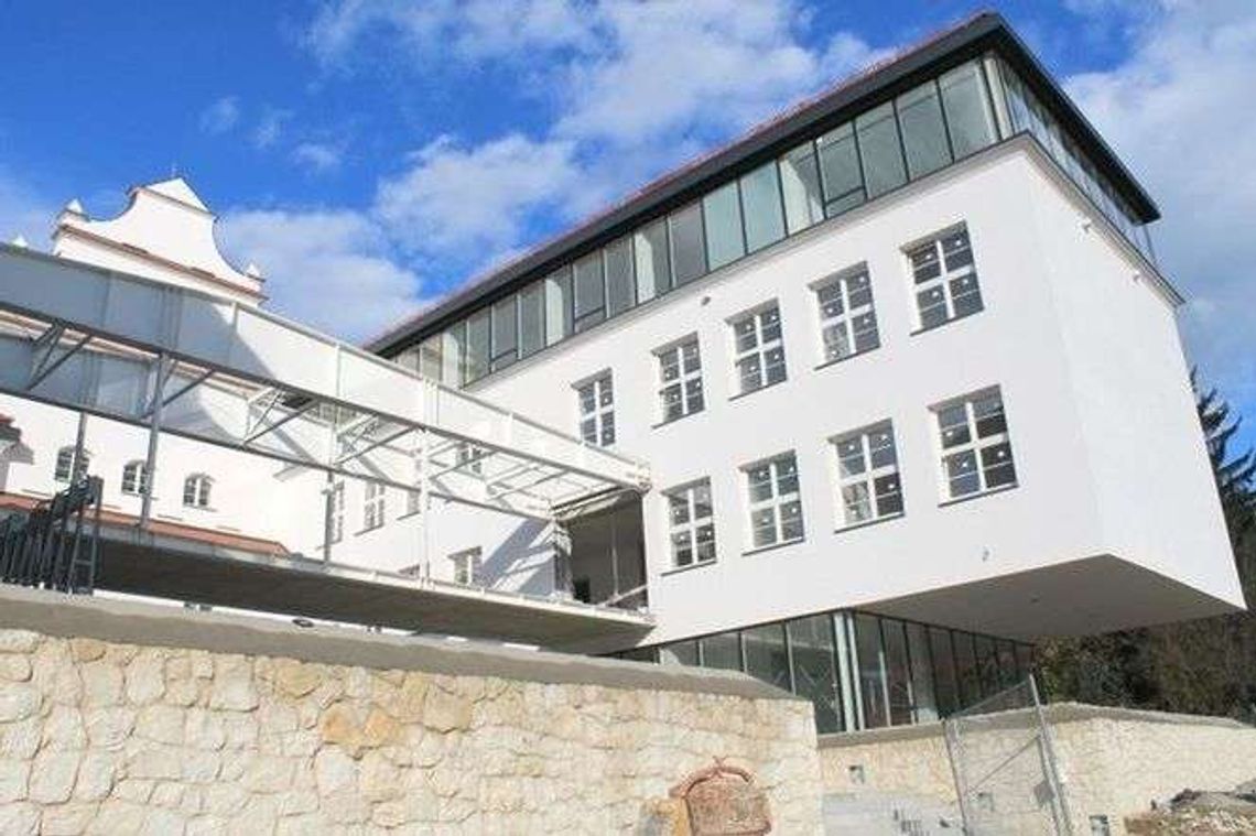 Śledztwo w sprawie budowy szkoły w Kazimierzu Dolnym. Jest decyzja prokuratury