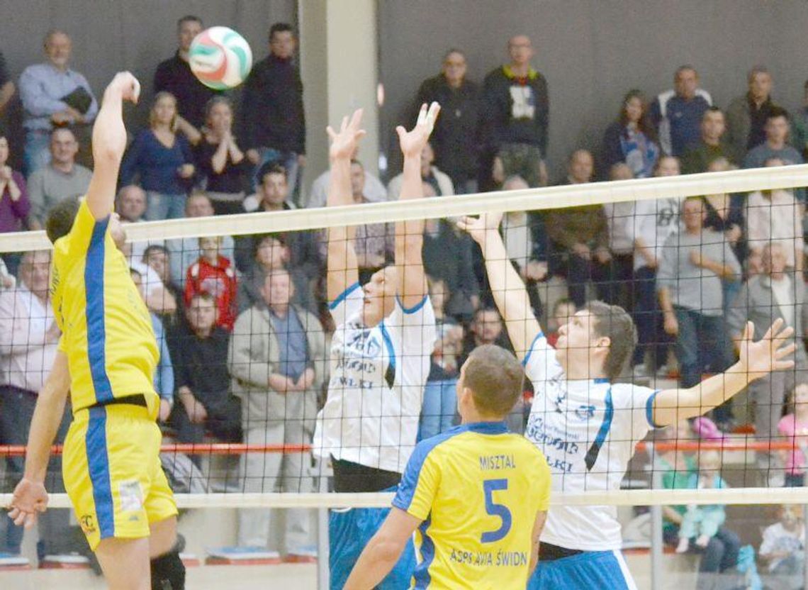 Ślepsk Suwałki – Avia Świdnik 2:3, Zawkrze Mława – Huragan Międzyrzec Podlaski 1:3