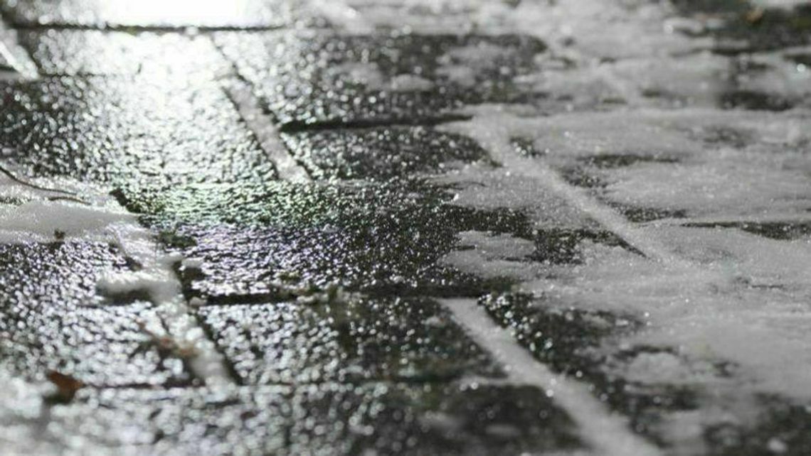 Ślisko i mokro. Piątek pod znakiem ostrzeżeń IMGW