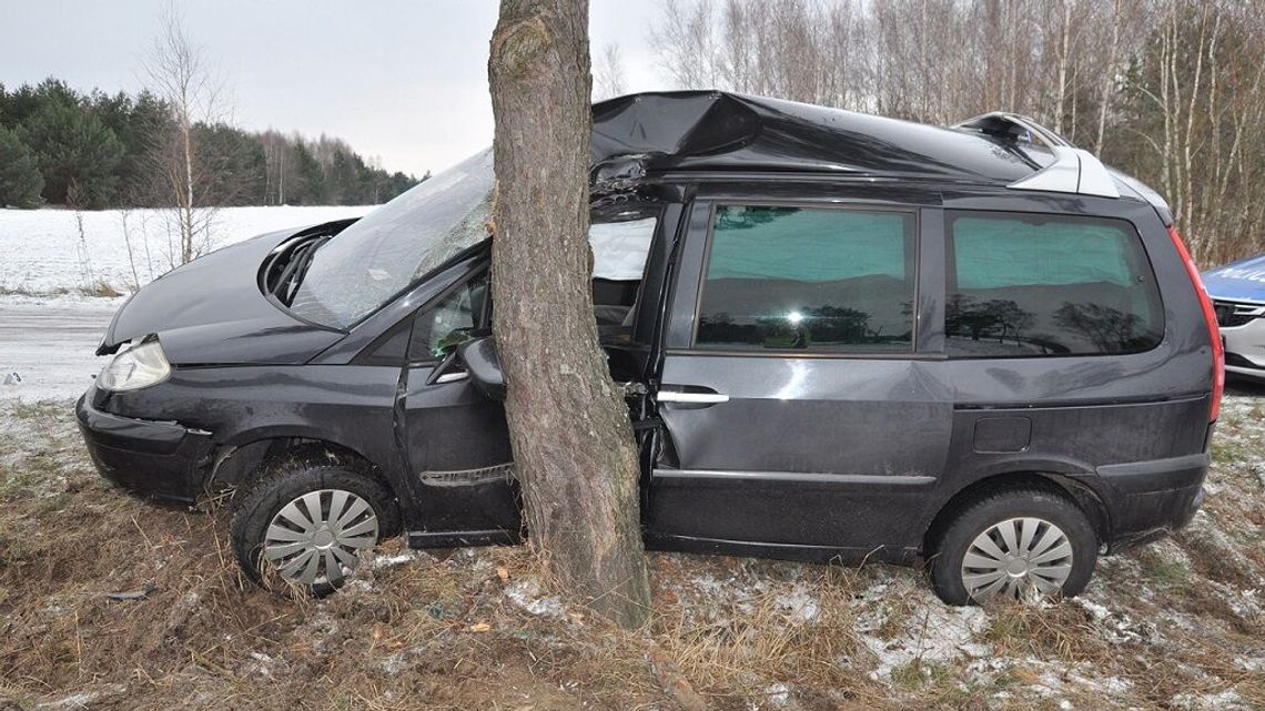 Ślisko na drogach. Wypadek goni wypadek!