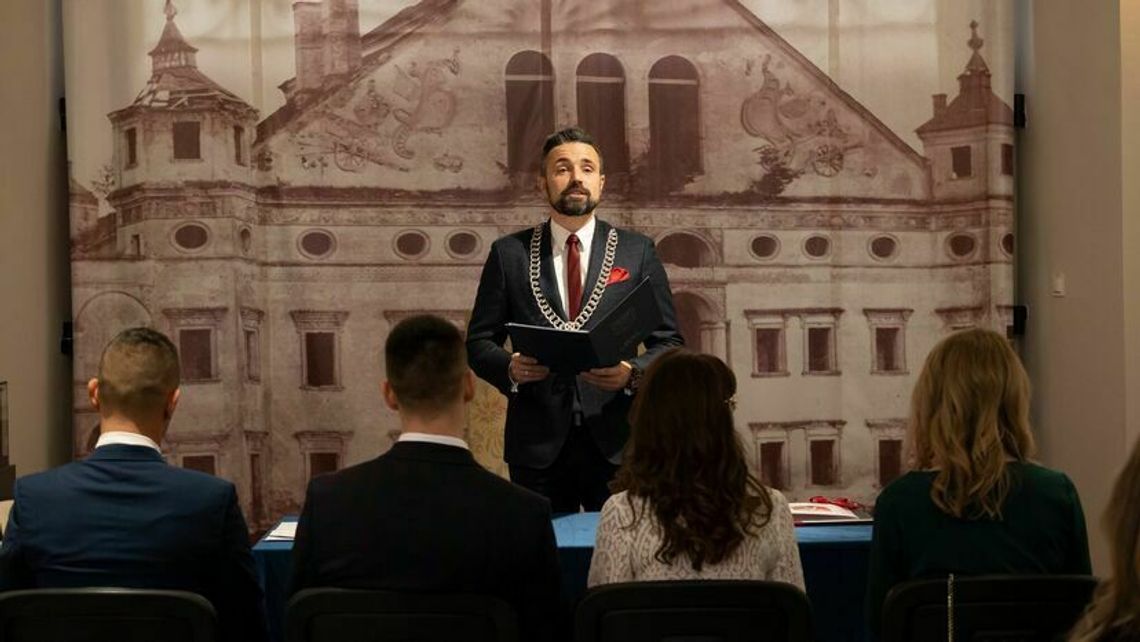 Ślub w muzeum podczas pracy placówki. Radny: A gdzie opłata za wynajęcie miejsca? 