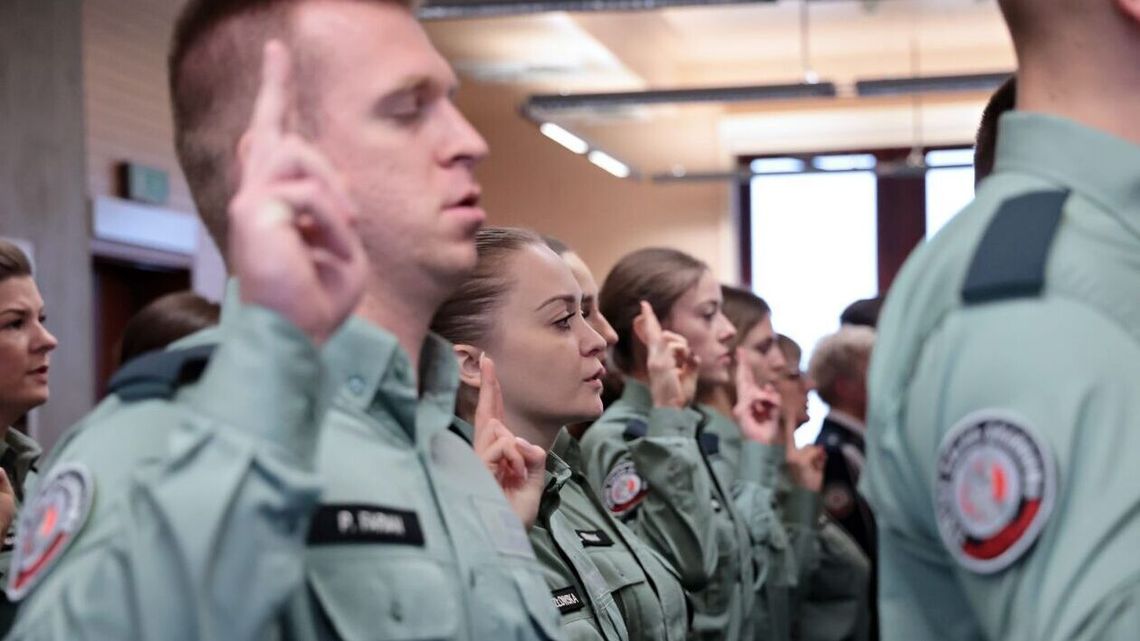 Ślubowanie i awanse funkcjonariuszy "skarbówki"