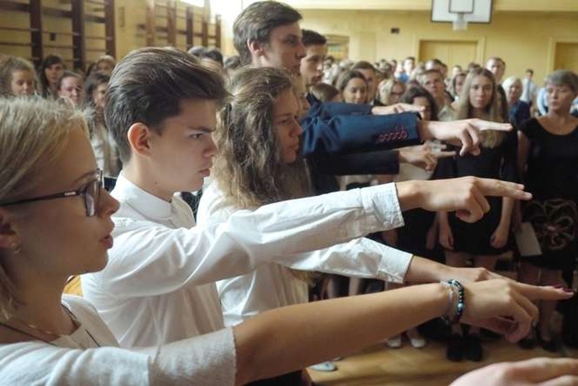 Ślubowanie pierwszych klas w LO im. Zamoyskiego w Lublinie (zdjęcia)