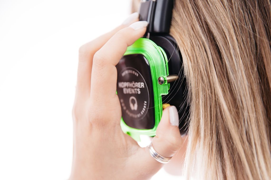 Słuchawki do silent disco - jak działają i jak wybrać sprzęt na event? słuchawki do silent disco