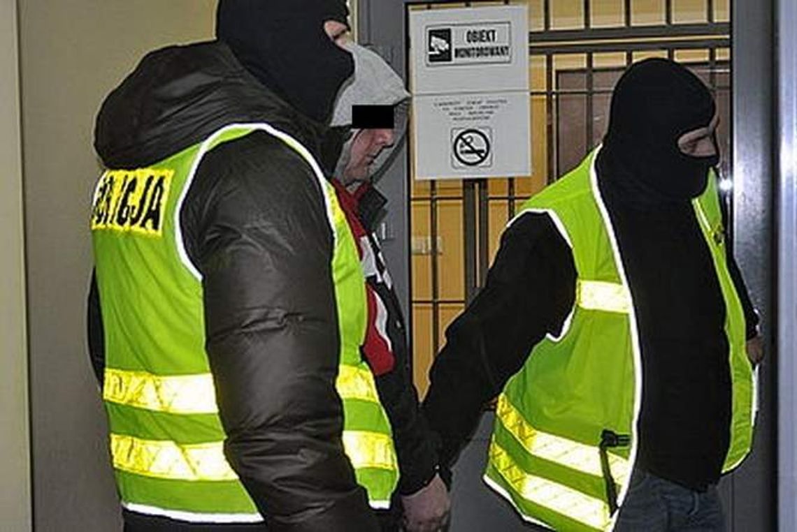 Ślusarz spod Tomaszowa zaatakował w Mysłowicach. Poranił ekspedientkę