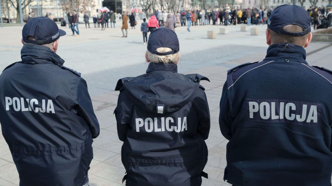 Służba nie drużba, ale praca pewna. Służby mundurowe szukają chętnych