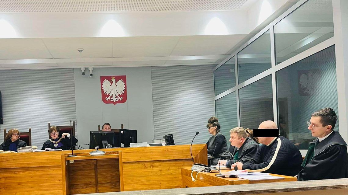 Słynna interwencja o maseczki w Galerii Twierdza. Rodzeństwo czeka na prawomocny wyrok Słynna interwencja o maseczki w Galerii Twierdza. Rodzeństwo czeka na prawomocny wyrok