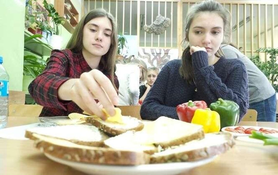 Smaczne wycieczki. Z piramidą żywieniową do Włoch i Hiszpanii Smaczne wycieczki. Z piramidą żywieniową do Włoch i Hiszpanii