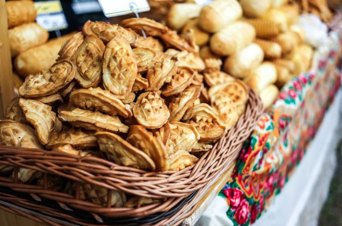 Smaki góralskiej tradycji na Twoim stole – odkryj wyjątkową ofertę Schroniska Bukowina produkty regionalne, oscypki