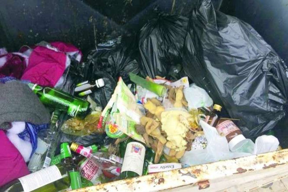 Śmiecie całkiem zmieszane. Dlaczego mieszkańcy nie segregują?