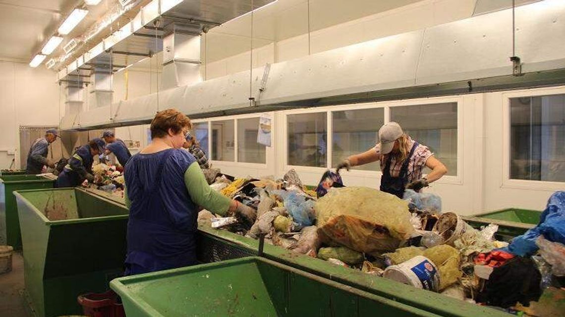 Śmieciowa dziura w budżecie. Były prezydent o "śmiertelnym grzechu" 