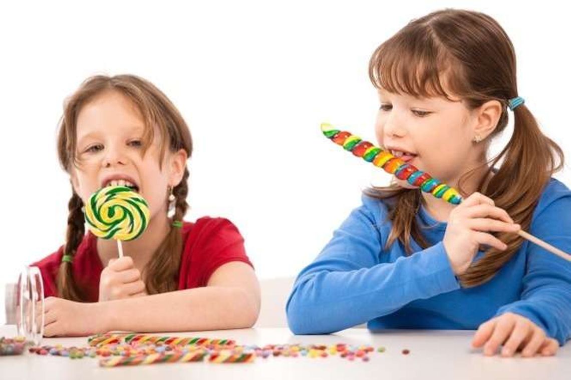 "Śmieciowy" jadłospis, czyli dzieci w cukrze. Jak powinno wyglądać zdrowe śniadanie ucznia?