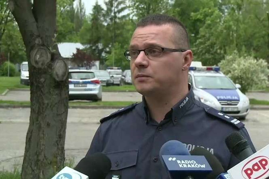 Śmierć Igora Stachowiaka. Minister polecił zwolnić policjanta, który użył paralizatora Śmierć Igora Stachowiaka. Minister polecił zwolnić policjanta, który użył paralizatora