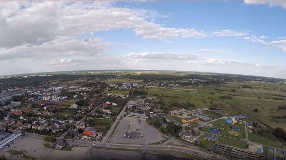 Śmierdzący problem Łukowa. Wina leży na polach 