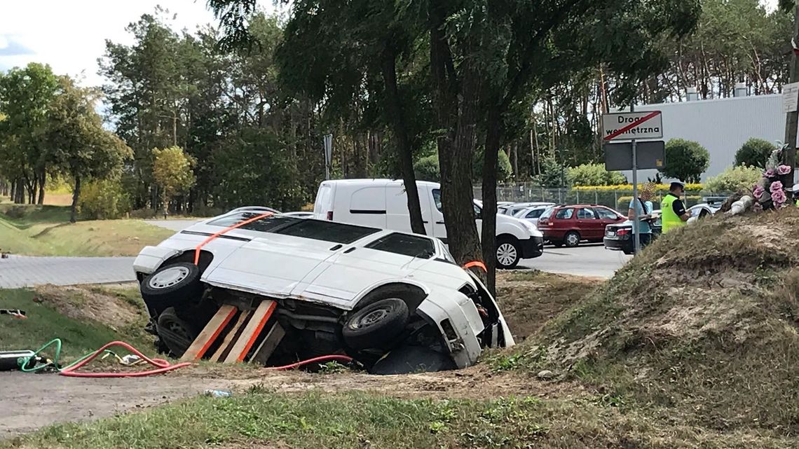 Śmiertelny wypadek koło Białej Podlaskiej. Samochód wjechał w grupę ludzi Śmiertelny wypadek koło Białej Podlaskiej. Samochód wjechał w grupę ludzi