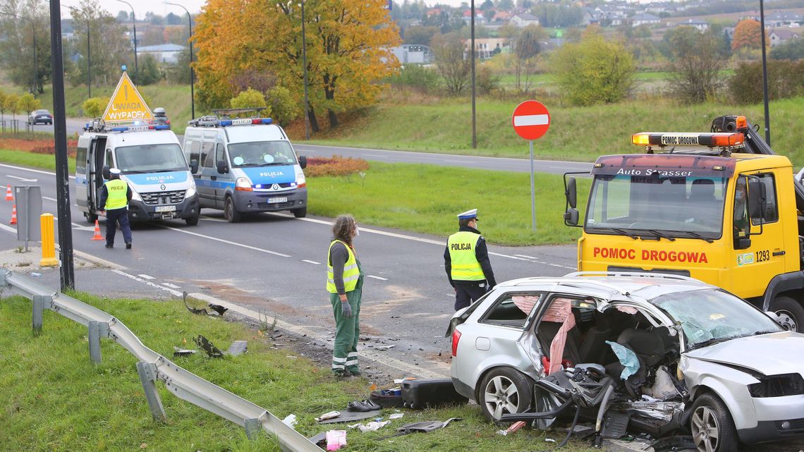 Śmiertelny wypadek na al. Witosa w Lublinie. Nie żyją dwie osoby [Aktualizacja]
