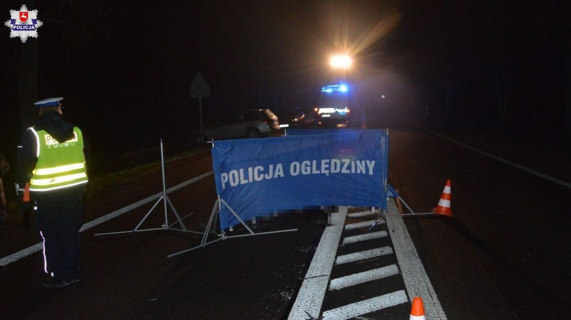 Śmiertelny wypadek na drodze krajowej nr 12. Dwa samochody uderzyły w kobietę
