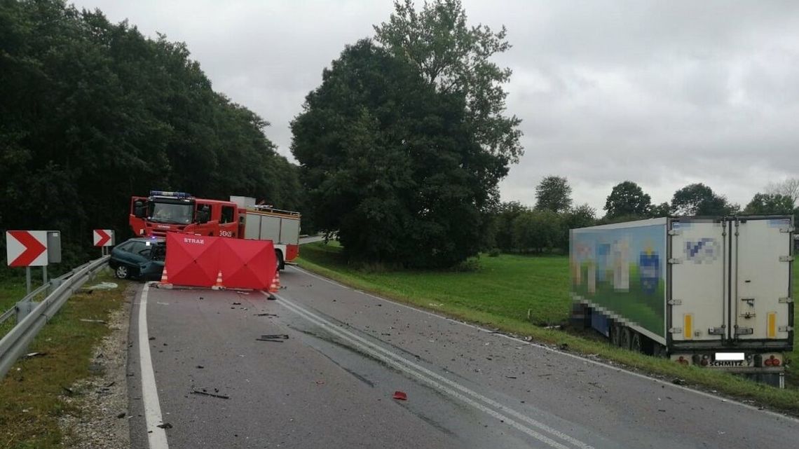 Śmiertelny wypadek na krajowej "19". Kierowca osobówki zginął na miejscu Śmiertelny wypadek na krajowej "19". Kierowca osobówki zginął na miejscu