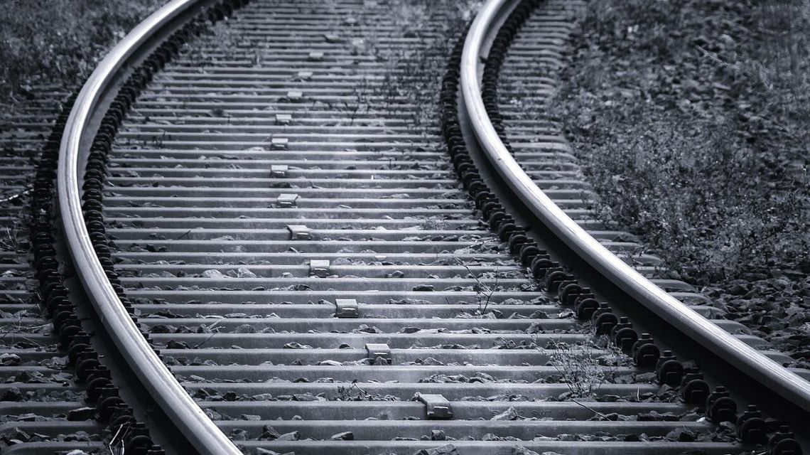 Śmiertelny wypadek na torach. Nie żyje mężczyzna