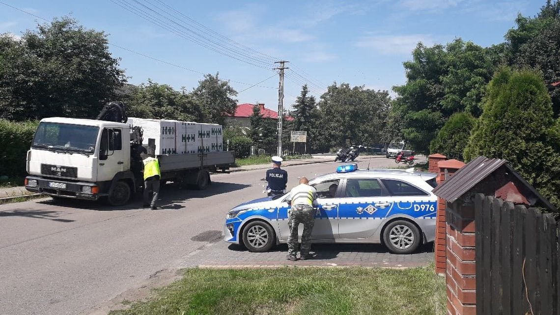 Śmiertelny wypadek w Końskowoli. Mężczyzna na skuterze zderzył się z ciężarówką