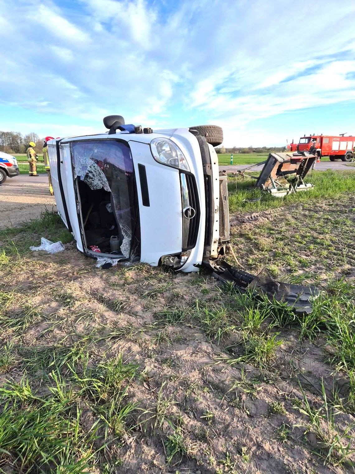 Śmiertelny wypadek w powiecie lubartowskim. Nie żyje pasażer jednego z aut