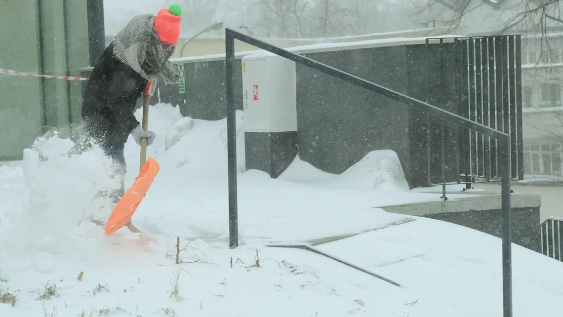 Śnieżyca, zawieje, zamiecie, marznący deszcz. Lista aktualnych ostrzeżeń IMGW