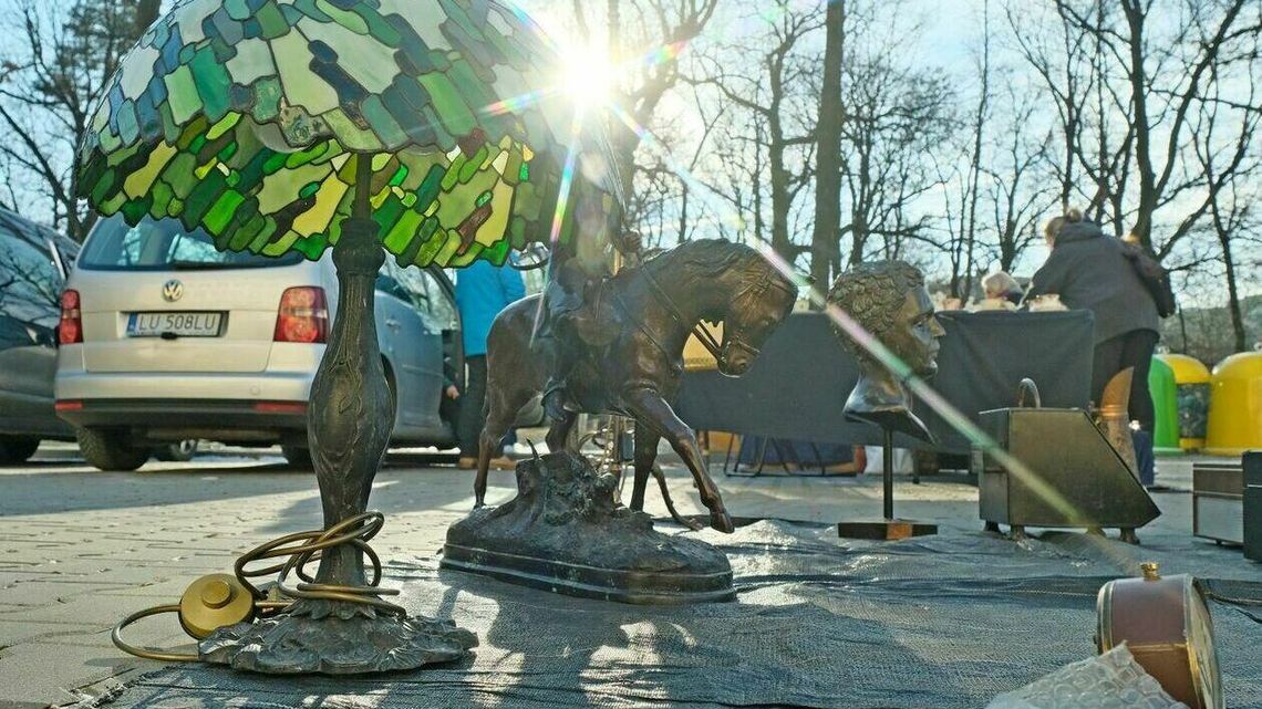 Sobotni Targ Staroci w Świdniku. Mróz odstraszył kupujących? Sobotni Targ Staroci w Świdniku. Mróz odstraszył kupujących?