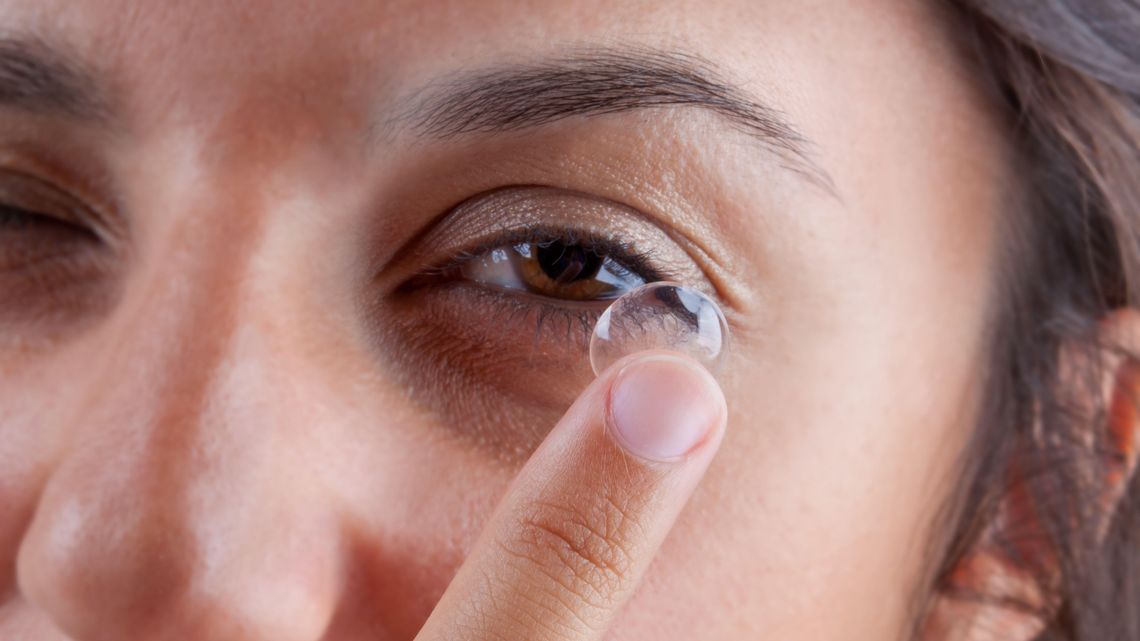 Soczewki kontaktowe – jednodniowe, dwutygodniowe czy miesięczne? Które z nich wybrać? Soczewki kontaktowe – jednodniowe, dwutygodniowe czy miesięczne? Które z nich wybrać?