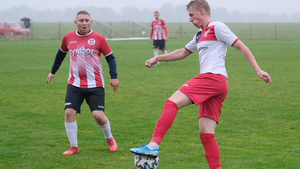 Sokół Konopnica – Orzeł Urzędów 4:0. Bez kibiców, ale z wysokim poziomem [zdjecia]