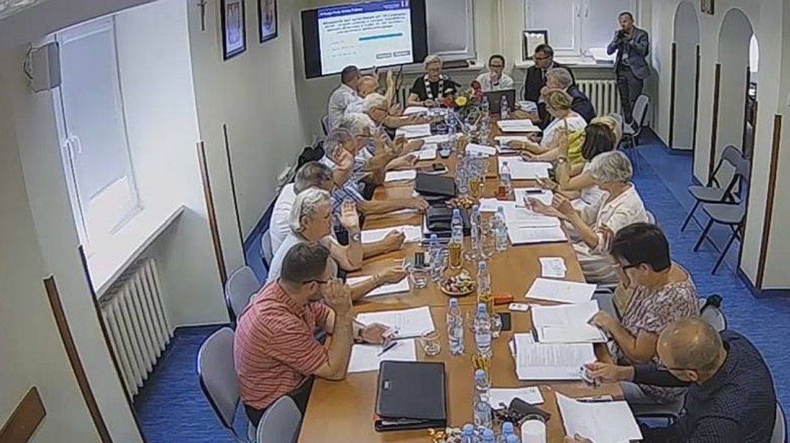 Sołtys nie dotarł na sesję, bo list przyszedł za późno. "To było świadome złamanie statutu gminy"