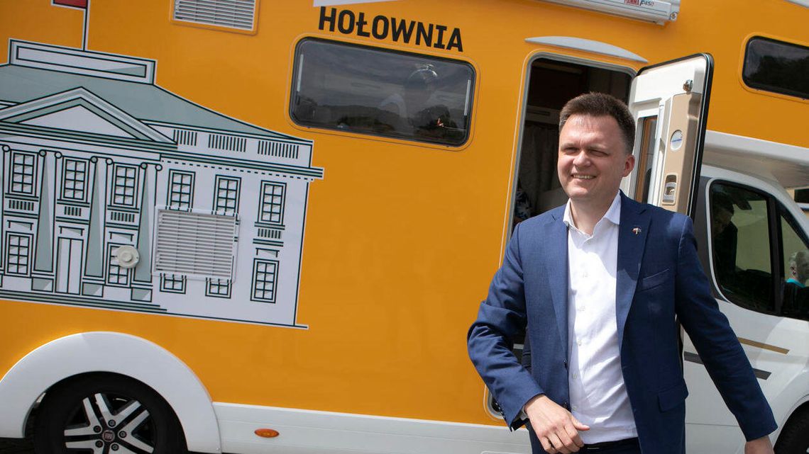 Sondaż. Hołownia remisuje z KO