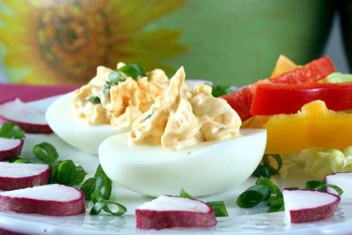 Sosy, farsze i pisanki. Jak zrobić jajka faszerowane?