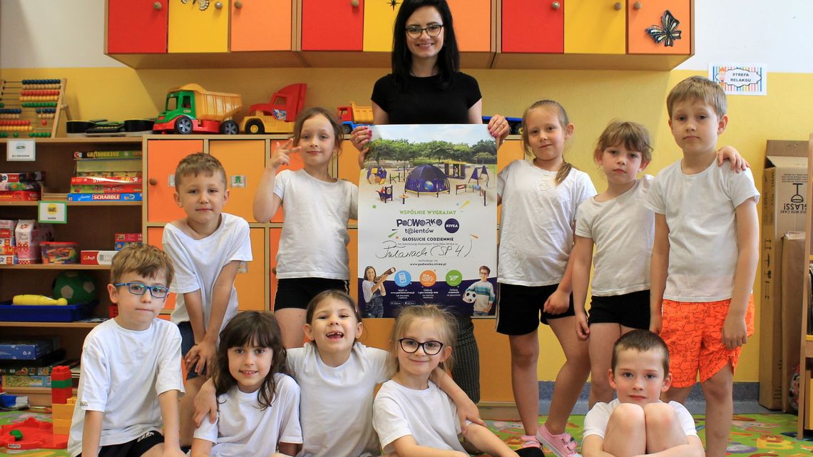 SP nr 4 w Puławach walczy o plac zabaw. Potrzebne głosy