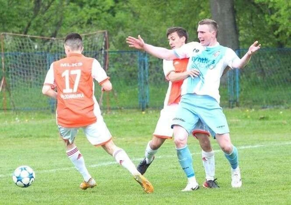 Spadkowicze z czwartej ligi liczą na szybki powrót