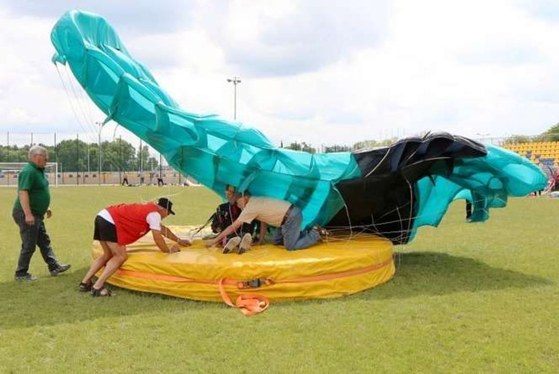 Spadochroniarze na niebie, koncerty na ziemi. Dni Świdnika (zdjęcia)