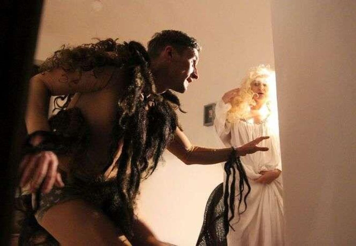 Spektakl „Lublove” w galerii Piękno Panie Spektakl „Lublove” w galerii Piękno Panie