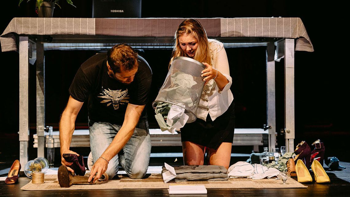 Spektakl "Zima pod stołem" w Puławach Spektakl "Zima pod stołem" w Puławach