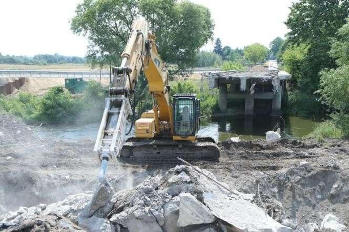 Spiczyn: Po 70 latach most zniknął. Będzie nowy