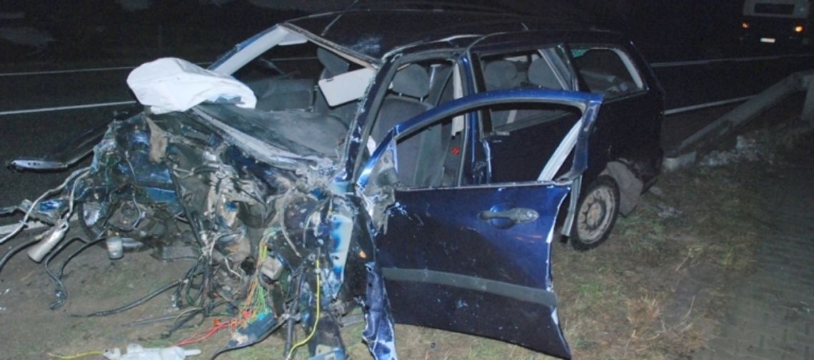 Spławy I: Czołowe zderzenie forda z busem