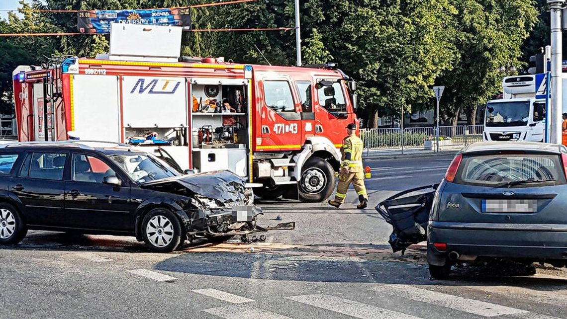 Spokój, pusta ulica kiedy nagle… Nagranie z wypadku