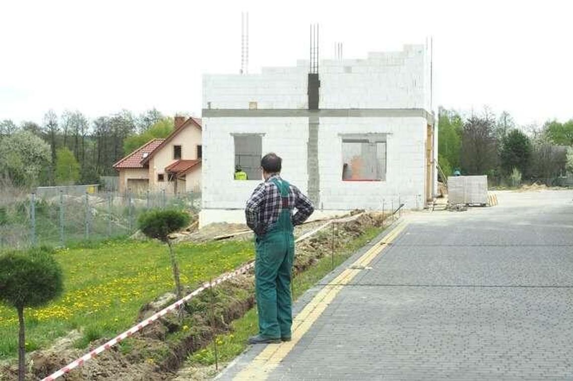 Spopielarnia zwłok rośnie, Czerniejów wrze. Mieszkańcy szykują protest