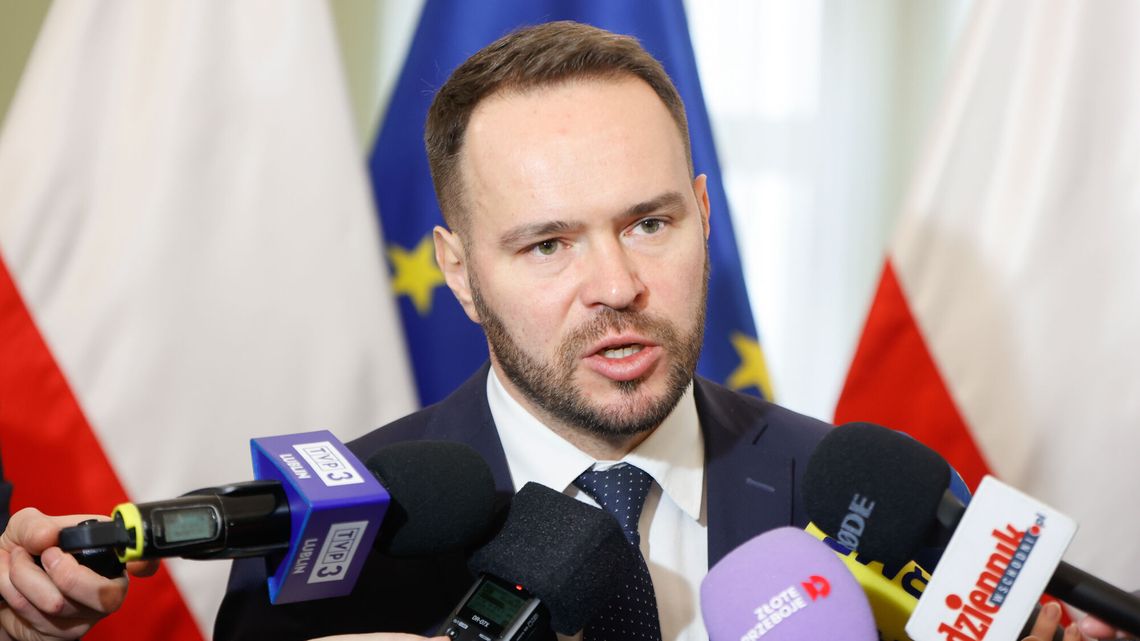 Spór o krzyż u nowego wojewody. Politycy PiS: "Barbarzyńcy w natarciu" Spór o krzyż u nowego wojewody. Politycy PiS: "Barbarzyńcy w natarciu"