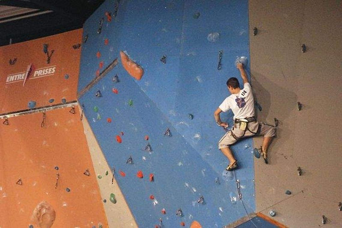 Spór o ściankę wspinaczkową UMCS. Uczelnia każe ją rozebrać