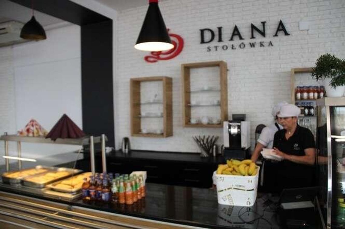 Spór o stołówkę. Walka na oświadczenia