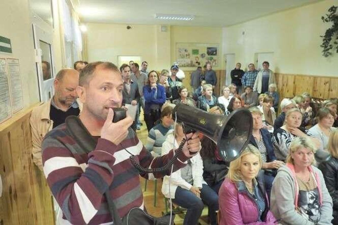 Spór o szkołę: Rodzice wygrali, wójt wycofuje się z planów likwidacji Spór o szkołę: Rodzice wygrali, wójt wycofuje się z planów likwidacji