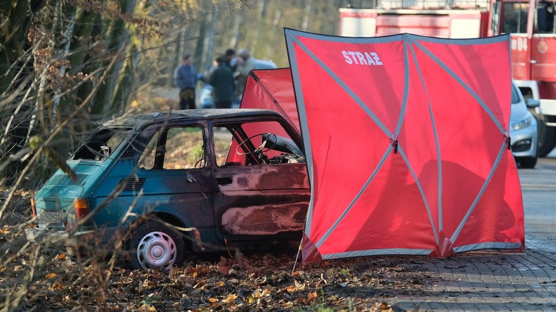 Sporniak: Tragiczny wypadek. Kobieta spłonęła w małym fiacie [zdjęcia]