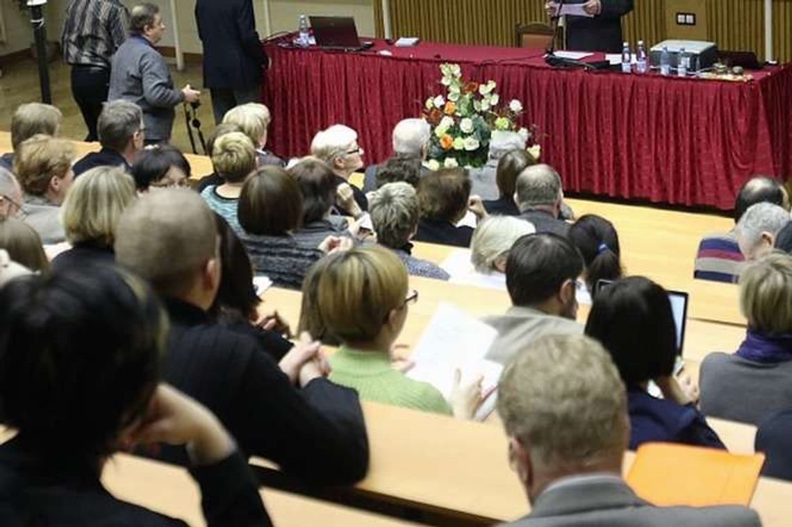 Spotkania z fizyką. Wykłady z doświadczeniami na UMCS